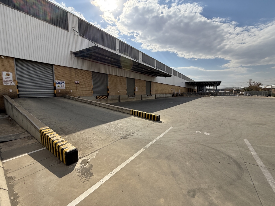 To Let commercial Property for Rent in Gosforth Park Gauteng