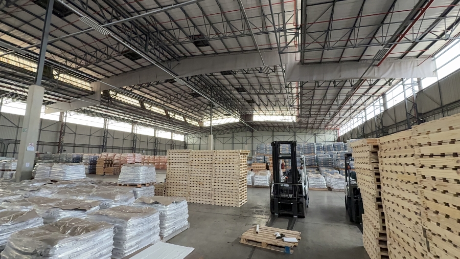 To Let commercial Property for Rent in Gosforth Park Gauteng
