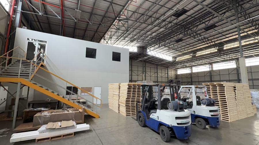 To Let commercial Property for Rent in Gosforth Park Gauteng