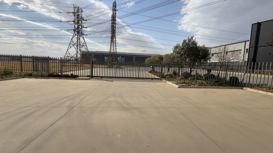 To Let commercial Property for Rent in Gosforth Park Gauteng