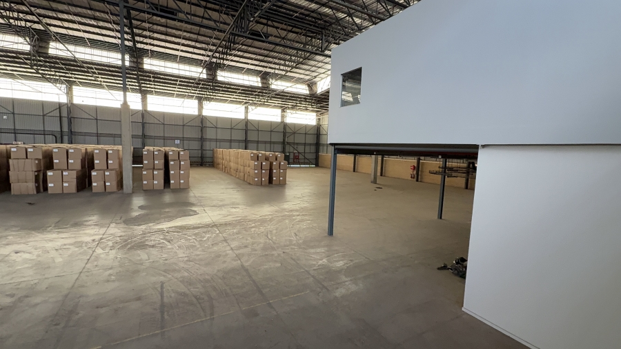 To Let commercial Property for Rent in Gosforth Park Gauteng