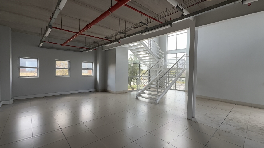 To Let commercial Property for Rent in Gosforth Park Gauteng