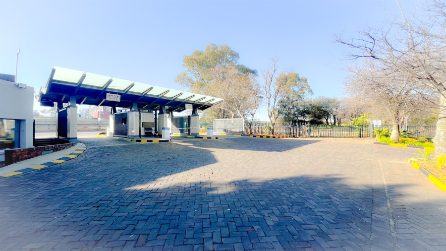 To Let commercial Property for Rent in Essexwold Gauteng