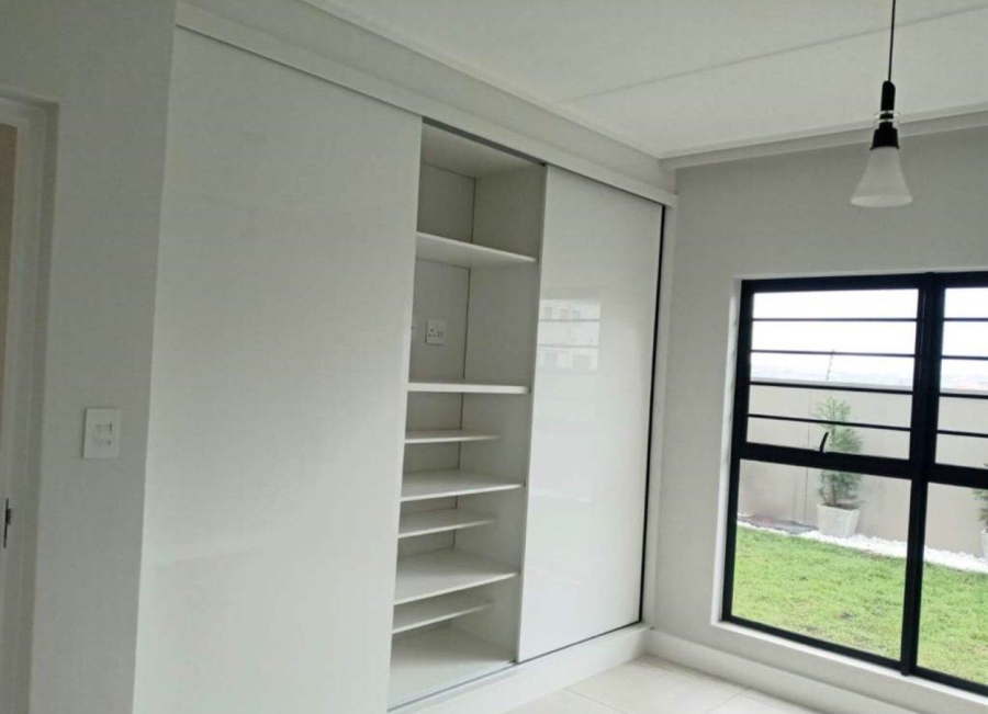 To Let 3 Bedroom Property for Rent in Waterfall Gauteng