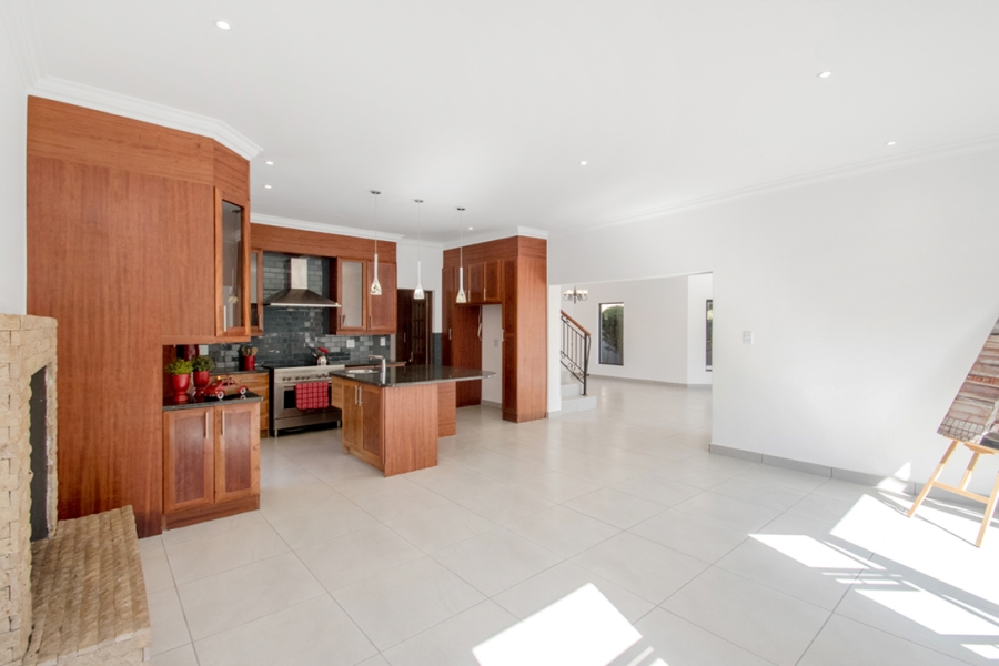 4 Bedroom Property for Sale in Pinehaven Gauteng