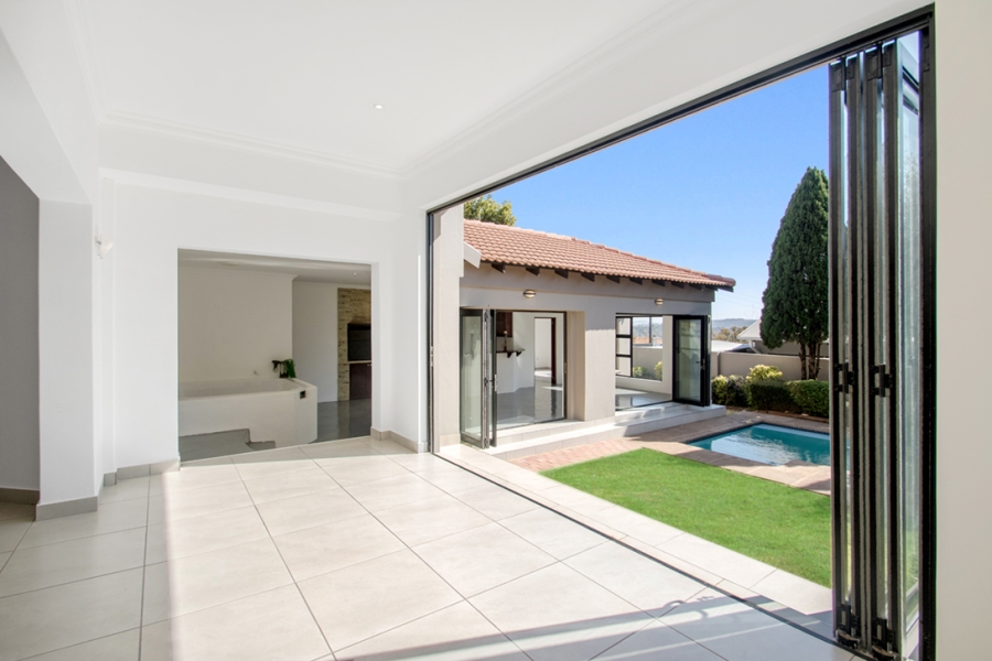 4 Bedroom Property for Sale in Pinehaven Gauteng