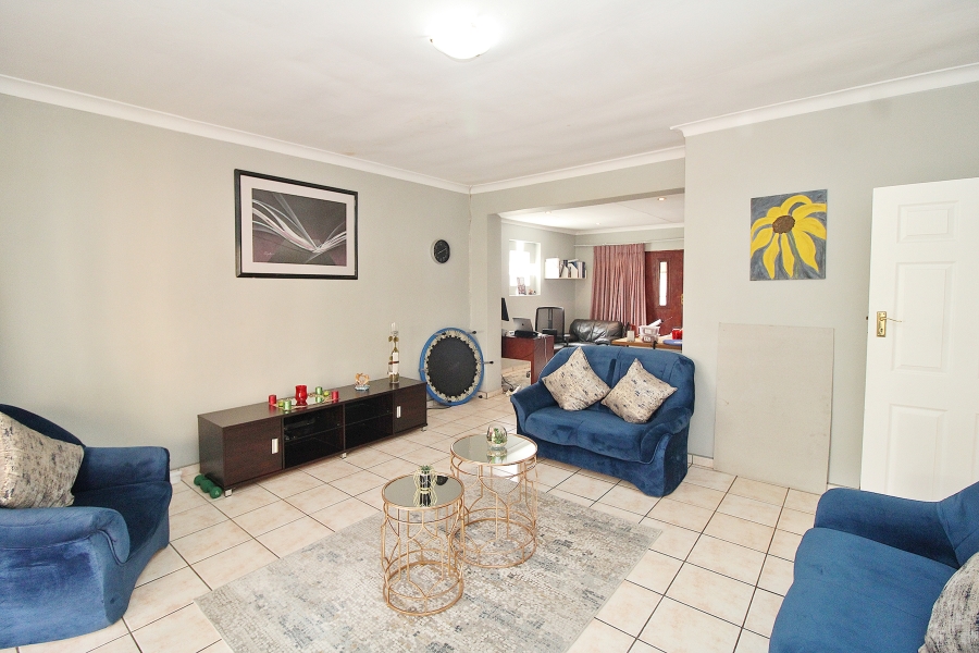 6 Bedroom Property for Sale in Primrose Gauteng