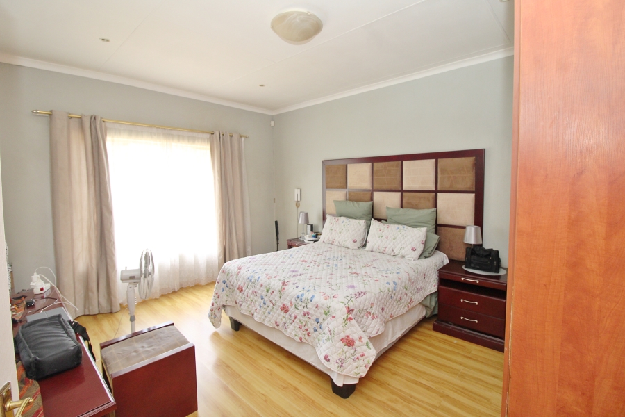 6 Bedroom Property for Sale in Primrose Gauteng