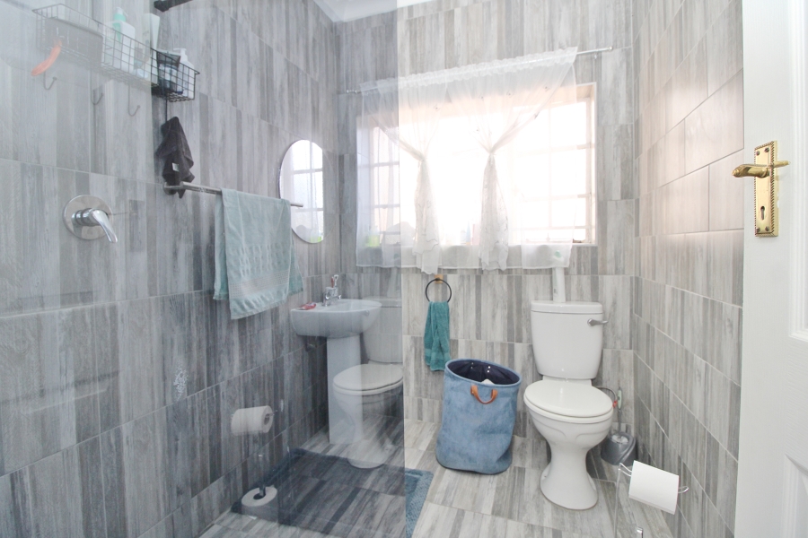6 Bedroom Property for Sale in Primrose Gauteng
