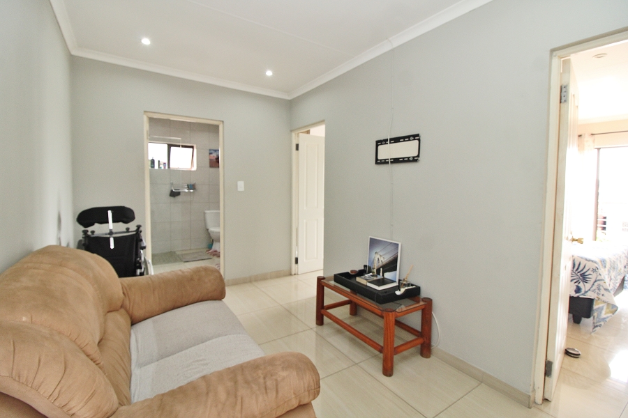 6 Bedroom Property for Sale in Primrose Gauteng