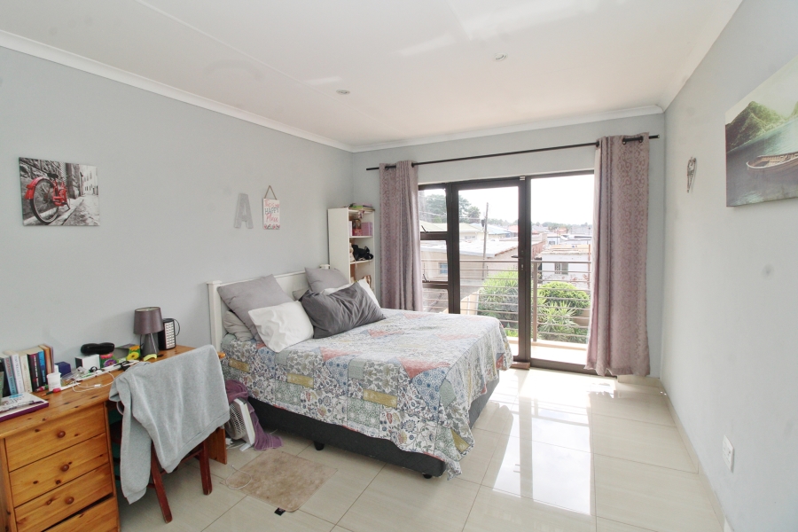 6 Bedroom Property for Sale in Primrose Gauteng