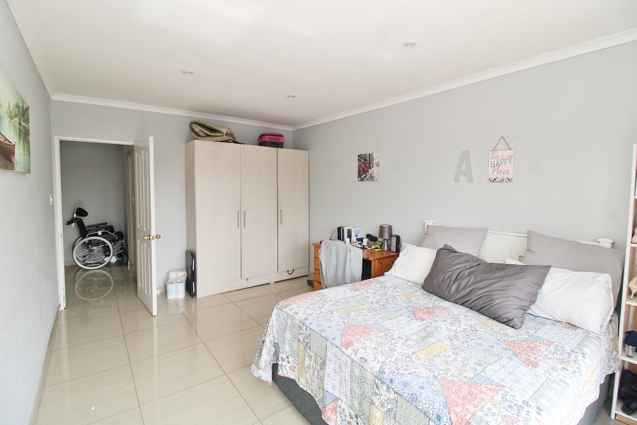 6 Bedroom Property for Sale in Primrose Gauteng
