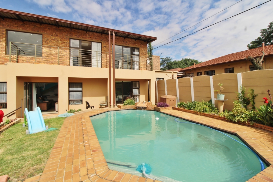 6 Bedroom Property for Sale in Primrose Gauteng