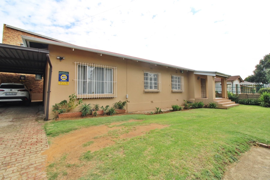 6 Bedroom Property for Sale in Primrose Gauteng