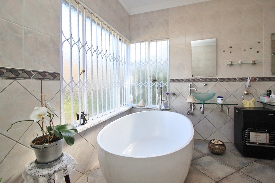 4 Bedroom Property for Sale in Sunnyridge Gauteng
