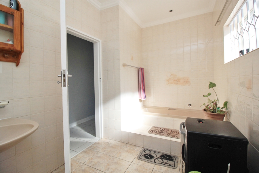 4 Bedroom Property for Sale in Sunnyridge Gauteng