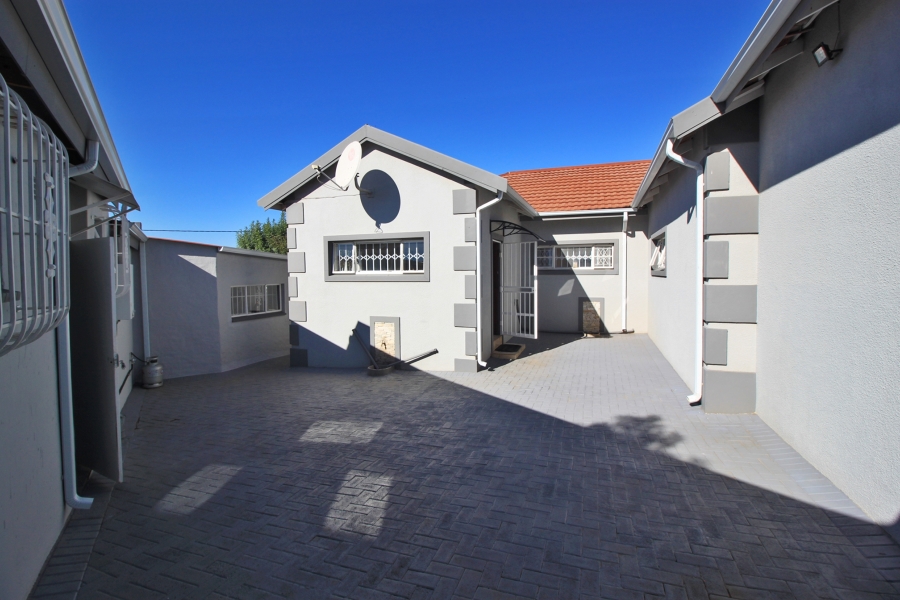 4 Bedroom Property for Sale in Sunnyridge Gauteng