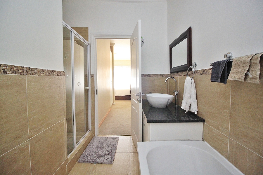 3 Bedroom Property for Sale in Greenstone Hill Gauteng