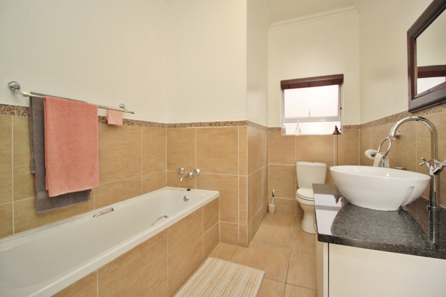 3 Bedroom Property for Sale in Greenstone Hill Gauteng