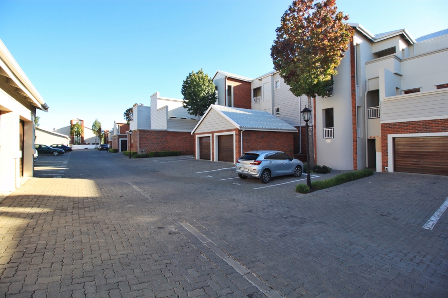 3 Bedroom Property for Sale in Greenstone Hill Gauteng