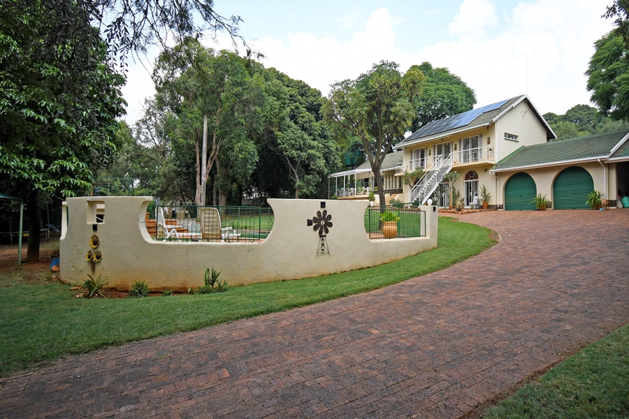 6 Bedroom Property for Sale in Strydfontein A H Gauteng