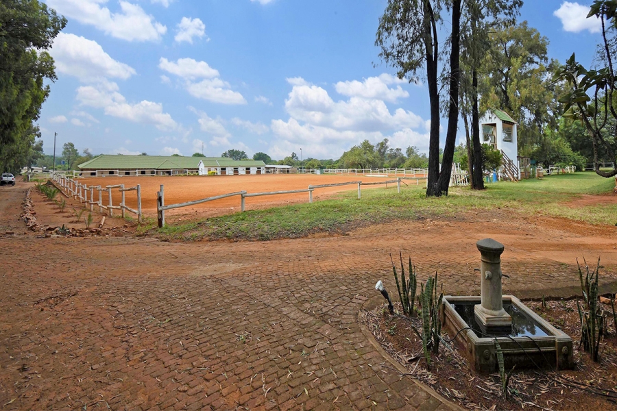 6 Bedroom Property for Sale in Strydfontein A H Gauteng