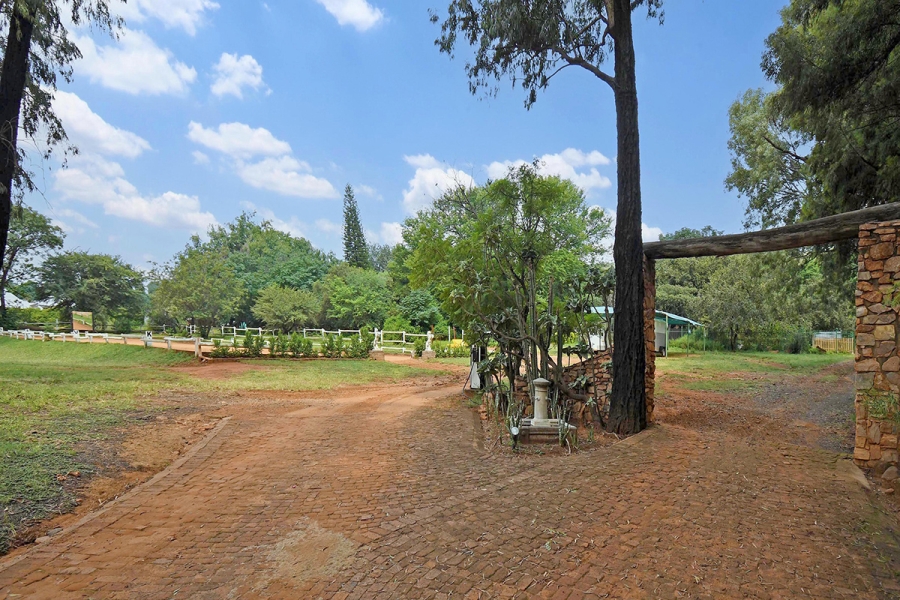6 Bedroom Property for Sale in Strydfontein A H Gauteng