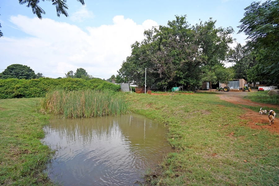 6 Bedroom Property for Sale in Strydfontein A H Gauteng