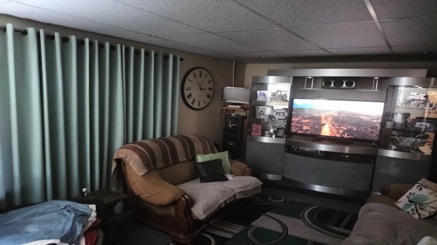 4 Bedroom Property for Sale in Louisrus Gauteng