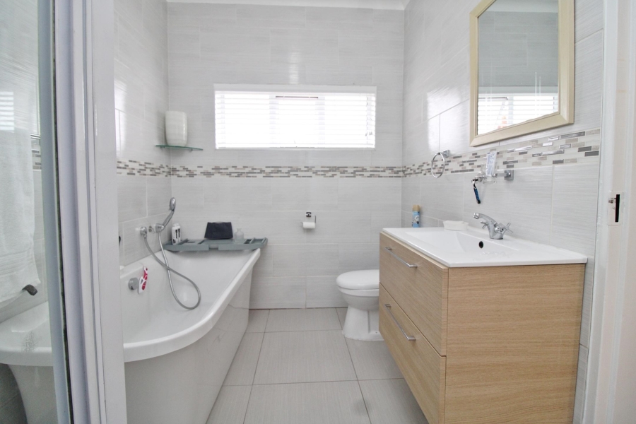 3 Bedroom Property for Sale in Sunnyridge Gauteng