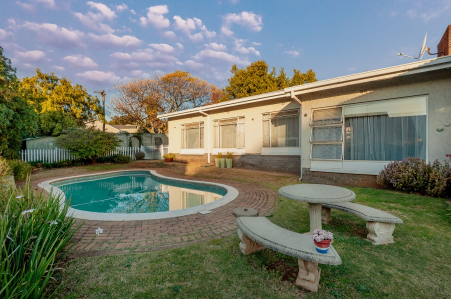 3 Bedroom Property for Sale in Sunnyrock Gauteng