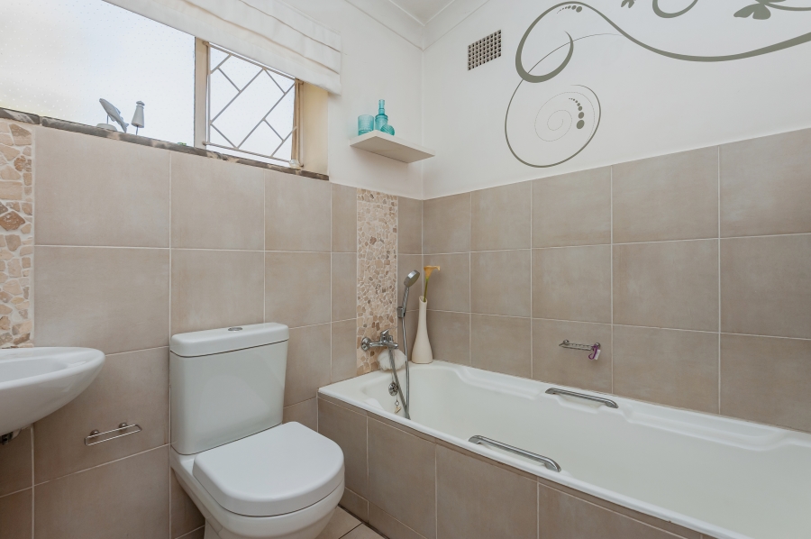 3 Bedroom Property for Sale in Sunnyrock Gauteng