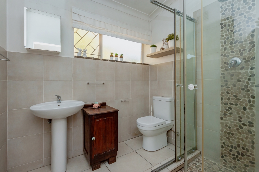 3 Bedroom Property for Sale in Sunnyrock Gauteng