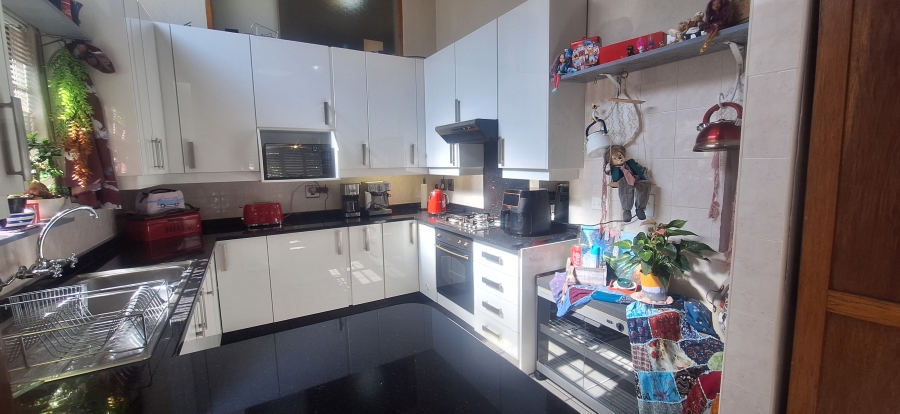 2 Bedroom Property for Sale in Rant En Dal Gauteng