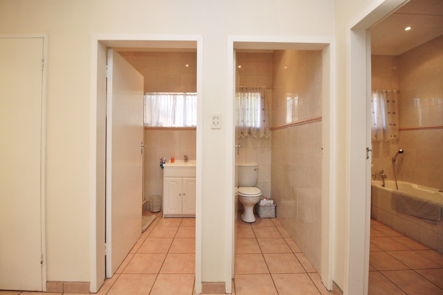 3 Bedroom Property for Sale in Sunnyrock Gauteng