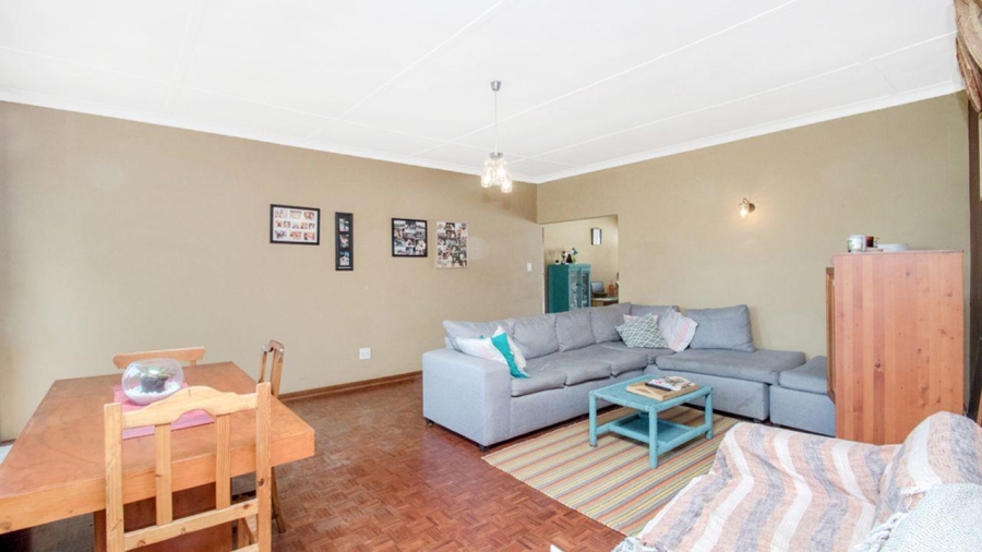 1 Bedroom Property for Sale in Linden Gauteng