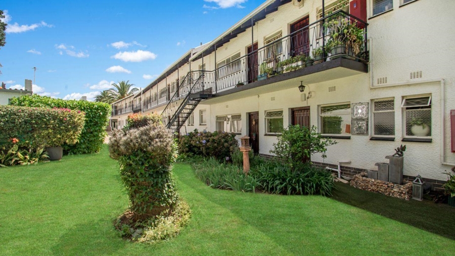 1 Bedroom Property for Sale in Linden Gauteng