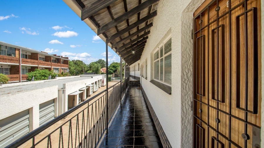 1 Bedroom Property for Sale in Linden Gauteng