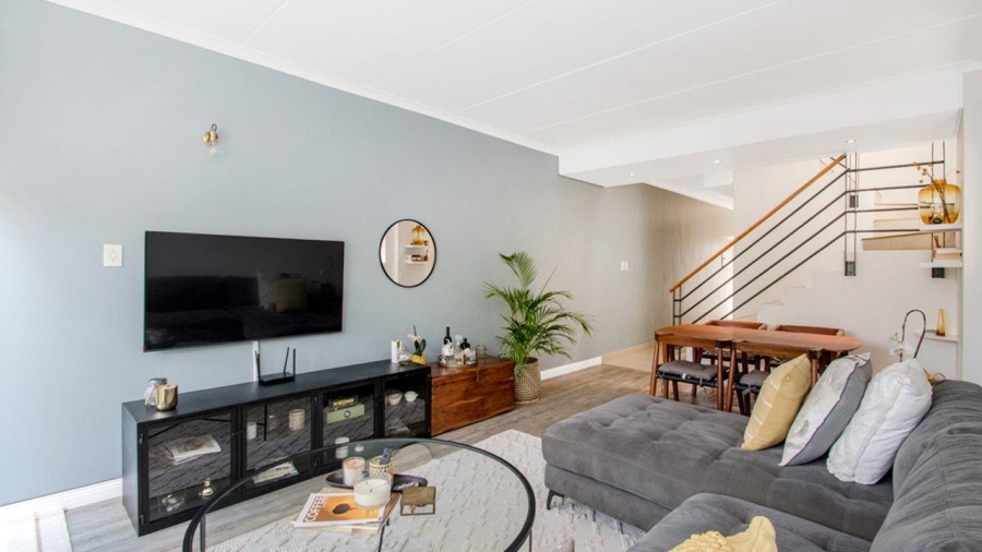 2 Bedroom Property for Sale in Atholl Gardens Gauteng