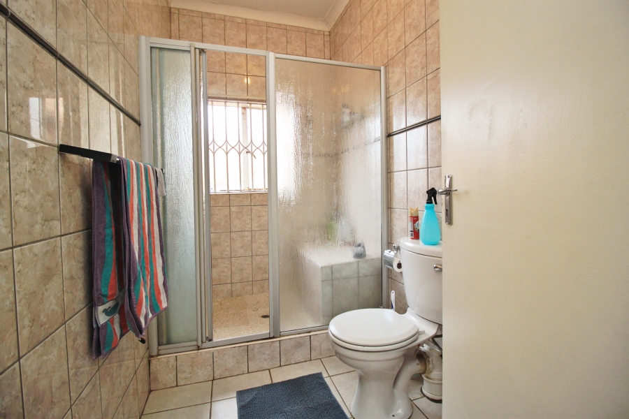 3 Bedroom Property for Sale in Symhurst Gauteng