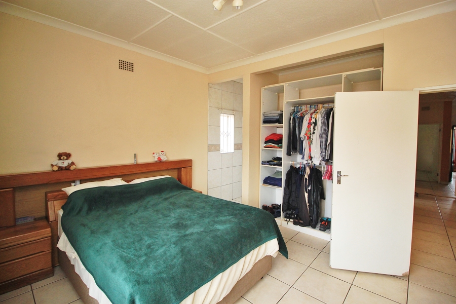 3 Bedroom Property for Sale in Symhurst Gauteng