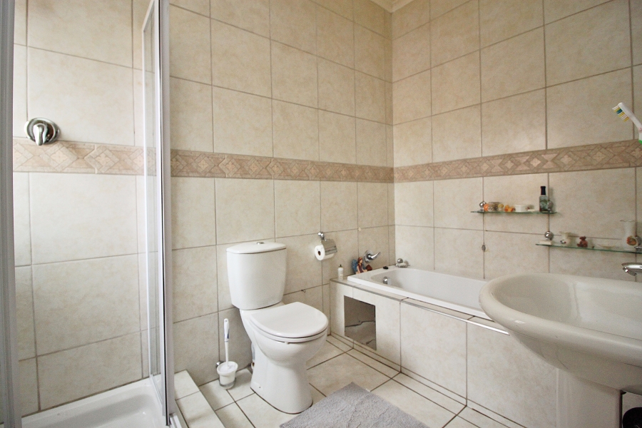 3 Bedroom Property for Sale in Symhurst Gauteng