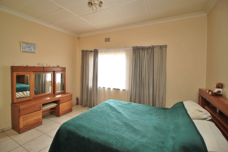 3 Bedroom Property for Sale in Symhurst Gauteng