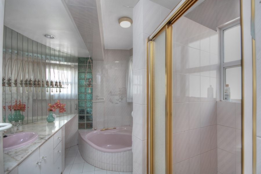 7 Bedroom Property for Sale in Lenasia South Gauteng