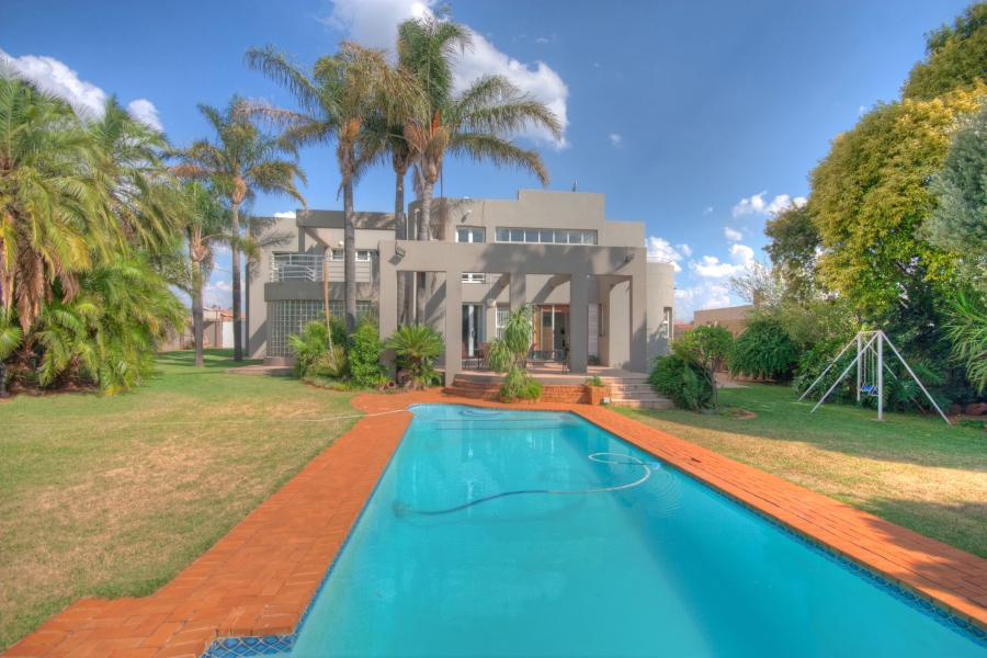 7 Bedroom Property for Sale in Lenasia South Gauteng