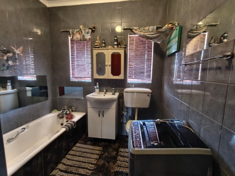 2 Bedroom Property for Sale in Three Rivers Gauteng