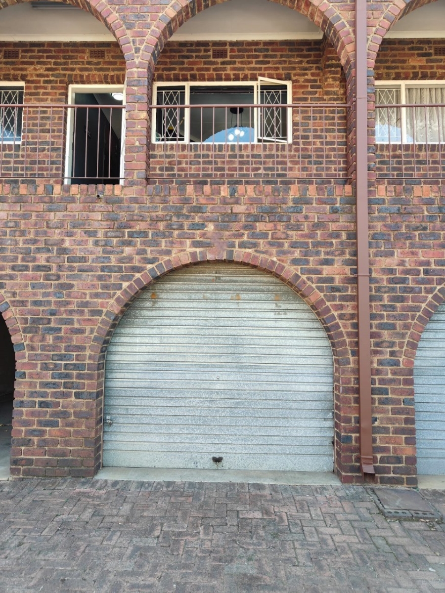 2 Bedroom Property for Sale in Three Rivers Gauteng