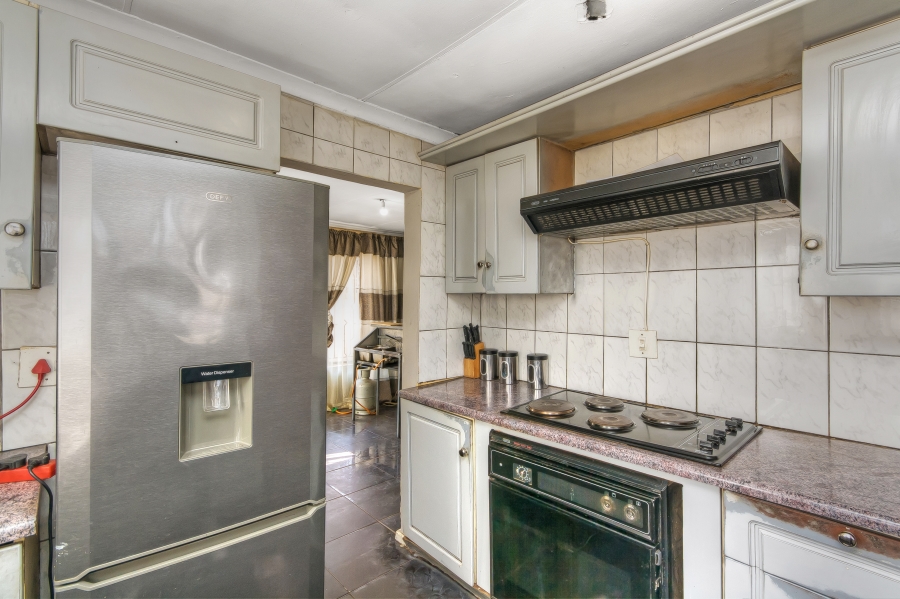 2 Bedroom Property for Sale in Protea Glen Gauteng