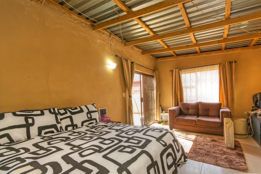 2 Bedroom Property for Sale in Protea Glen Gauteng