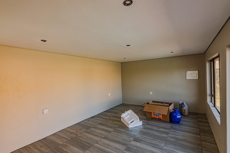 To Let 4 Bedroom Property for Rent in Zwavelpoort Gauteng